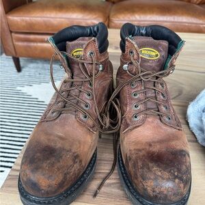 Wolverine Men's Distressed Brown Leather Boots